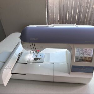 Brother PE770 5x7 inch Computerized Sewing Machine